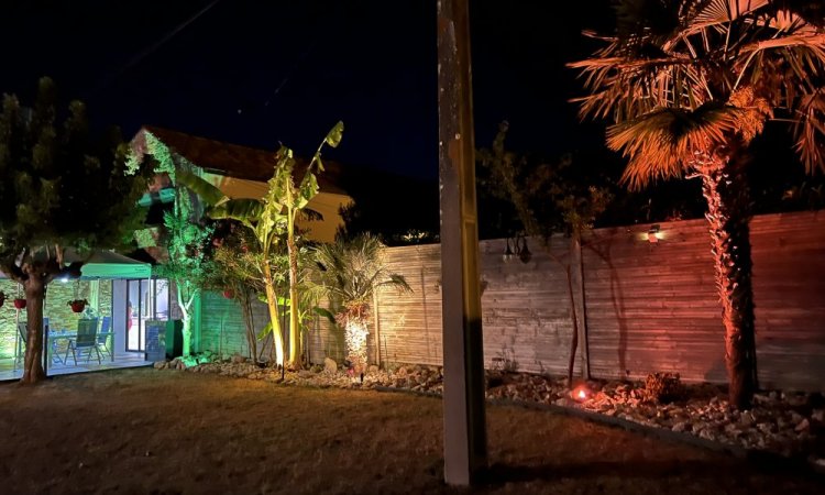 Installation domotique d'éclairage extérieur de maison connectée à Bordeaux